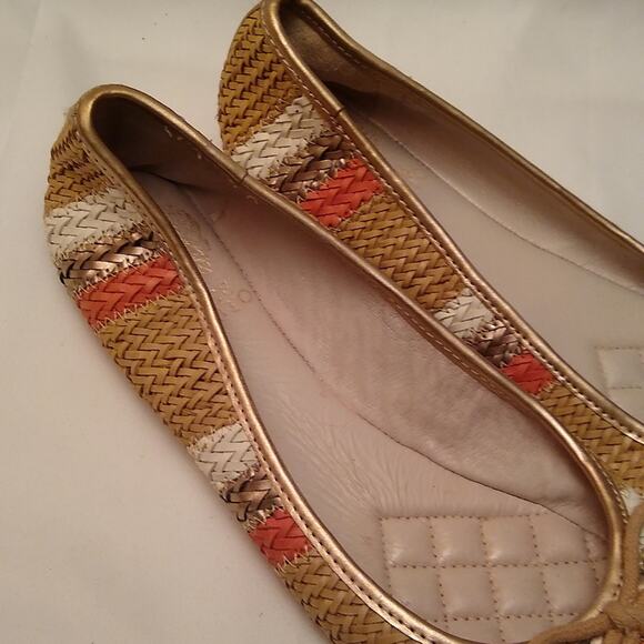 Vince Camuto ballet flats. Like New Size 8 Women's - Picture 5 of 5